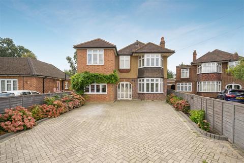 4 bedroom detached house for sale, Montrose Avenue, Datchet