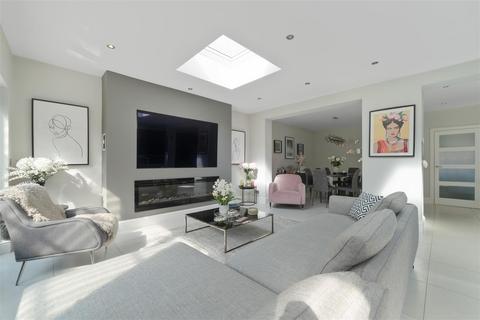 26 Montrose Avenue, Datchet, Slough, SL3 9NJ