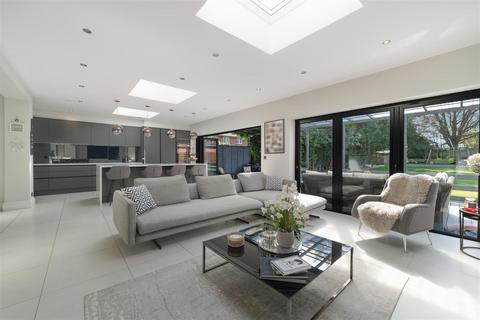 26 Montrose Avenue, Datchet, Slough, SL3 9NJ