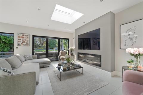 26 Montrose Avenue, Datchet, Slough, SL3 9NJ