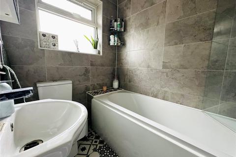 104 Farmstead Road, London, SE6 3ED