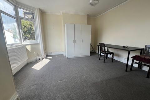 1 bedroom flat to rent, Winchester Road, London N9