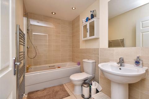 16 Barley Fields Close, Garforth, Leeds, LS25 1DT