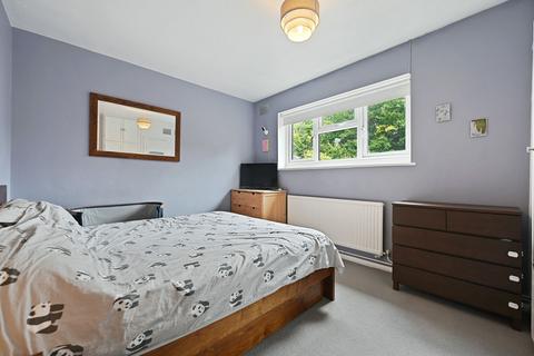 2 bedroom flat for sale, Creswick Road, Acton