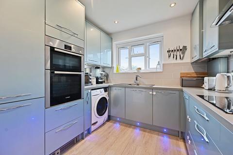 2 bedroom flat for sale, Creswick Road, Acton