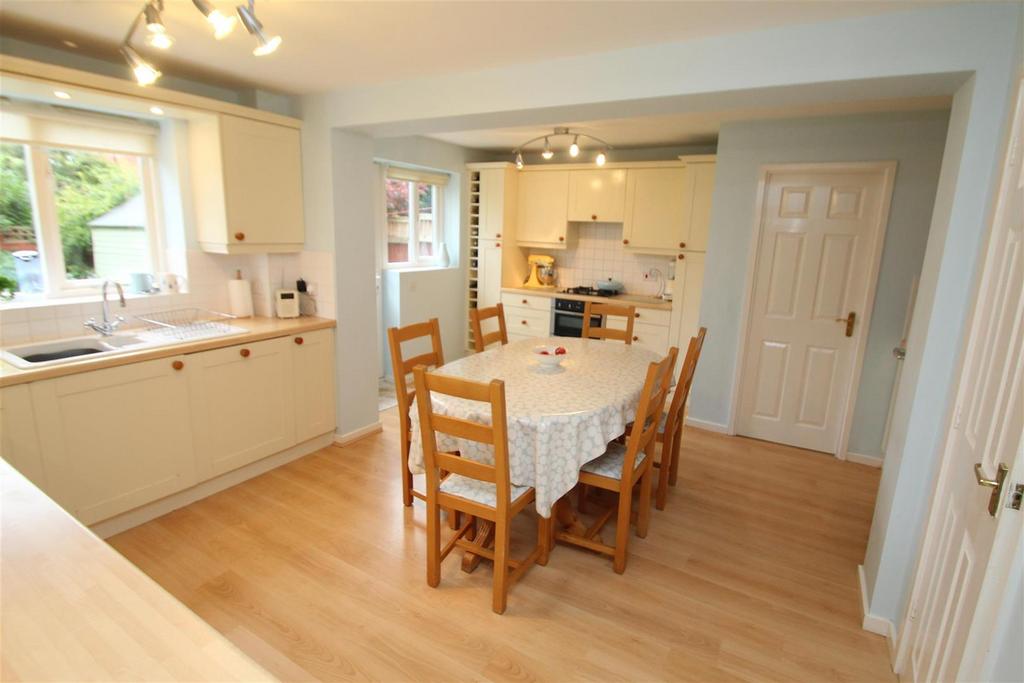 Kitchen/Dining  Room