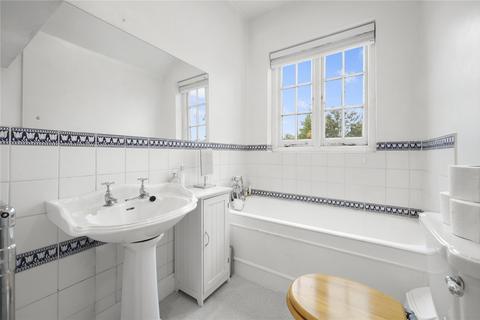 29 Manor View, London, N3 2ST