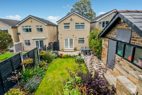 3 bedroom detached house for sale, Bradford Road, Cleckheaton, BD19