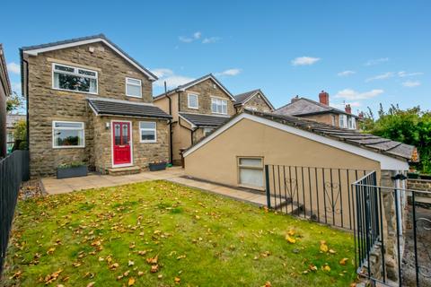 3 bedroom detached house for sale, Bradford Road, Cleckheaton, BD19