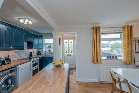 3 bedroom detached house for sale, Bradford Road, Cleckheaton, BD19