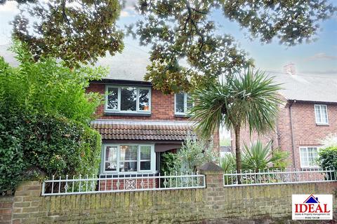 72 Lodge Road, Doncaster, DN6 8PX