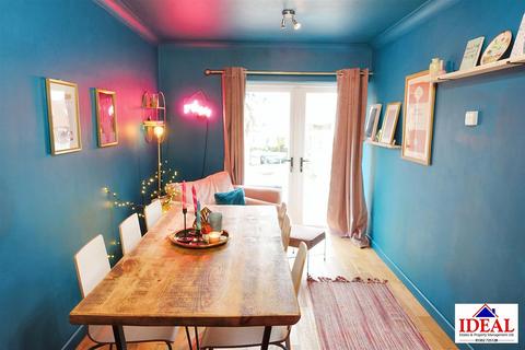 72 Lodge Road, Doncaster, DN6 8PX