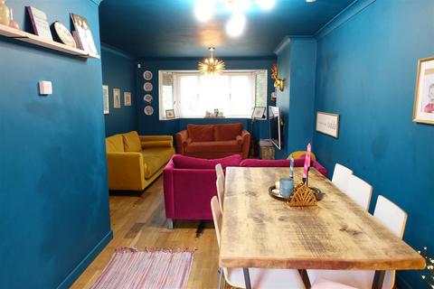 72 Lodge Road, Doncaster, DN6 8PX