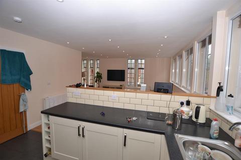 2 bedroom flat to rent, Flat 1 Court Chambers, Court Street, Stourbridge