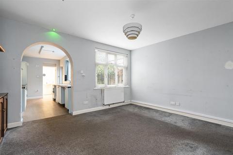 8 Castle Lane, Solihull, B92 8DB