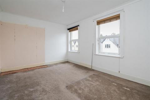 8 Castle Lane, Solihull, B92 8DB