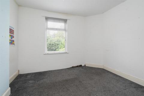 8 Castle Lane, Solihull, B92 8DB