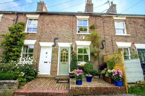 3 bedroom terraced house for sale, With South Facing Garden in Goudhurst