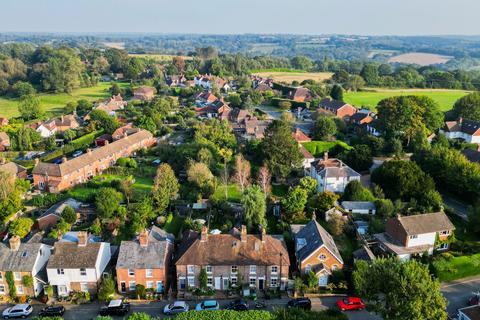 3 bedroom terraced house for sale, With South Facing Garden in Goudhurst