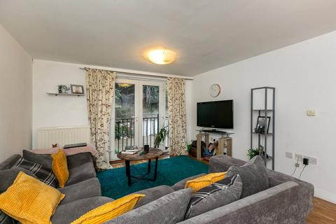 2 bedroom apartment for sale, Brighton Road, REDHILL, Surrey, RH1