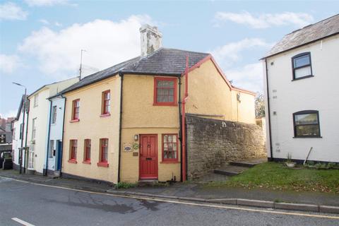 3 bedroom terraced house for sale, Church Street, Kington