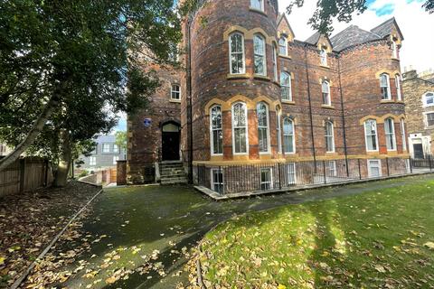 3 bedroom flat to rent, Park Road South, Wirral CH43