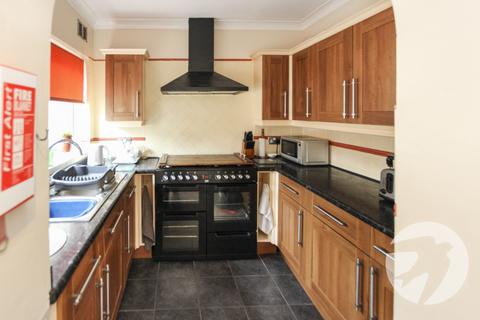 4 bedroom semi-detached house for sale, Arbroath Road, London, SE9