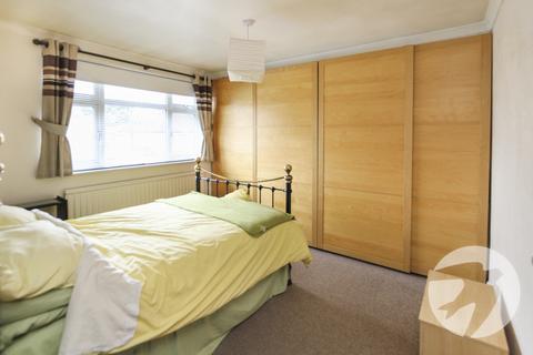 10 Arbroath Road, London, SE9 6RN