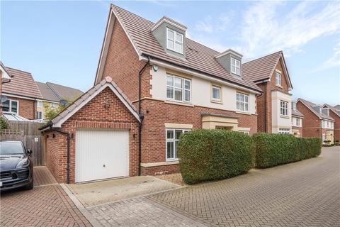 3 Truesdales, Ickenham, Uxbridge, UB10 8FJ