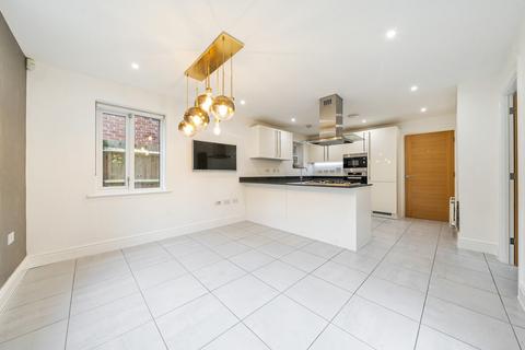 3 Truesdales, Ickenham, Uxbridge, UB10 8FJ
