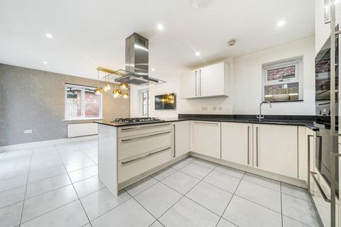 3 Truesdales, Ickenham, Uxbridge, UB10 8FJ