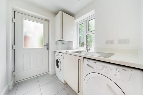 3 Truesdales, Ickenham, Uxbridge, UB10 8FJ