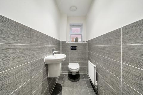 3 Truesdales, Ickenham, Uxbridge, UB10 8FJ