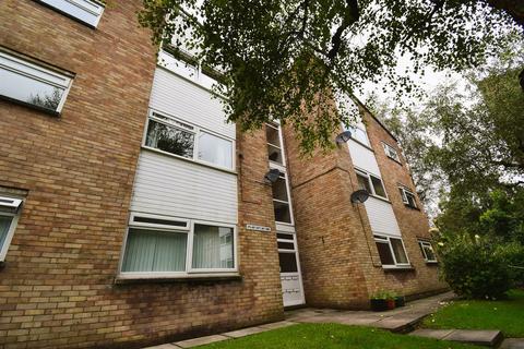 2 bedroom ground floor flat to rent, Woodside Court, Cardiff