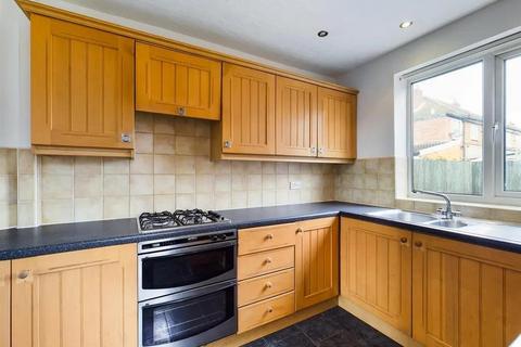 3 bedroom semi-detached house for sale, Chistlehurst Avenue, Leicester