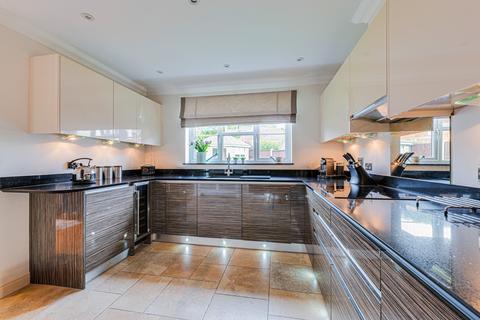 5 bedroom detached house for sale, Glencrofts, Hockley, SS5