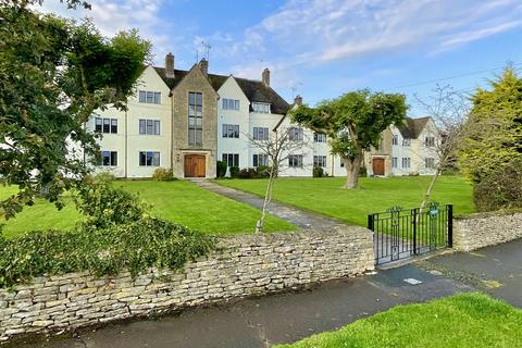 2 bedroom flat for sale, Shepherds Way, Cirencester