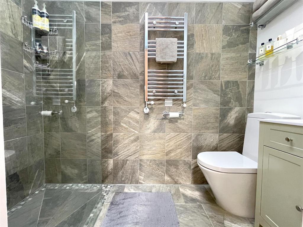 Ensuite shower room