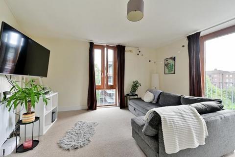 1 bedroom flat for sale, Garratt Lane, London, SW18