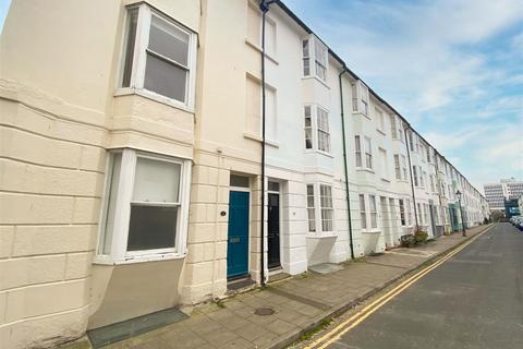 4 bedroom terraced house to rent, Over Street, Brighton