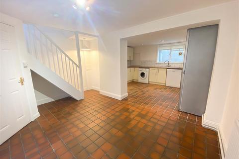 4 bedroom terraced house to rent, Over Street, Brighton