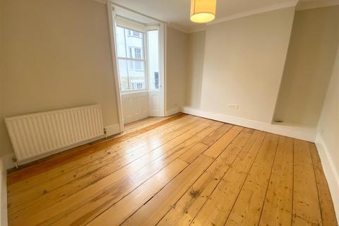 4 bedroom terraced house to rent, Over Street, Brighton