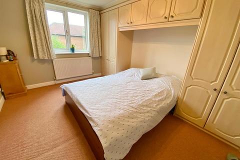 2 bedroom flat for sale, Home Farm Avenue, Macclesfield