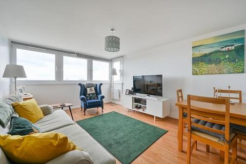 2 bedroom flat for sale, Boulton House, Green Dragon Lane, London, TW8 0DB