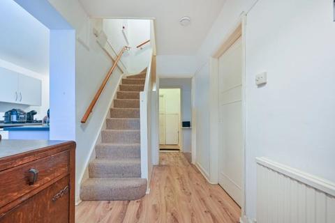 52 Ashenden Road, Guildford, GU2 7XD