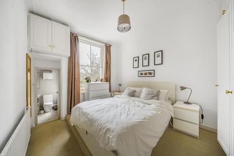 2 bedroom flat for sale, Keats House, Churchhill Gardens, London, SW1V 3HZ