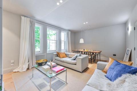 3 bedroom flat for sale, Grayshott Road, London, SW11 5UE