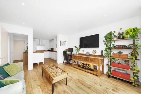 1 bedroom flat for sale, Orion Point, Crews Street, London, E14