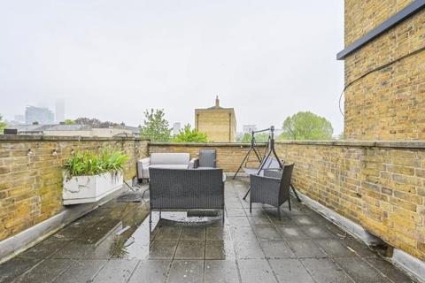 2 bedroom maisonette for sale, Kerbey Street, London, E14 6AW