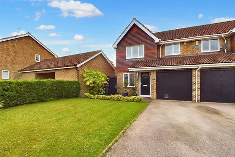 2 Baxter Close, Maidenbower, Crawley, RH10 7XE